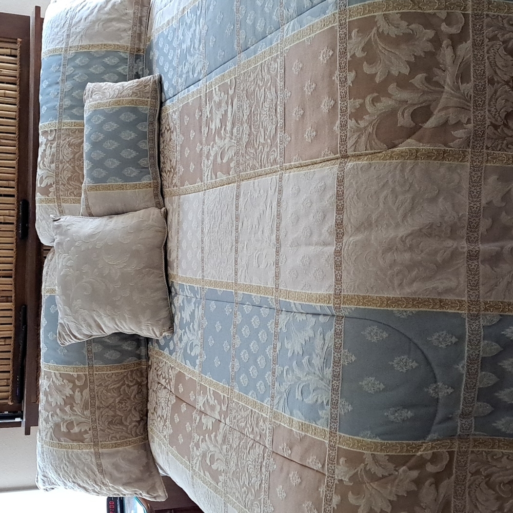 Comforter set